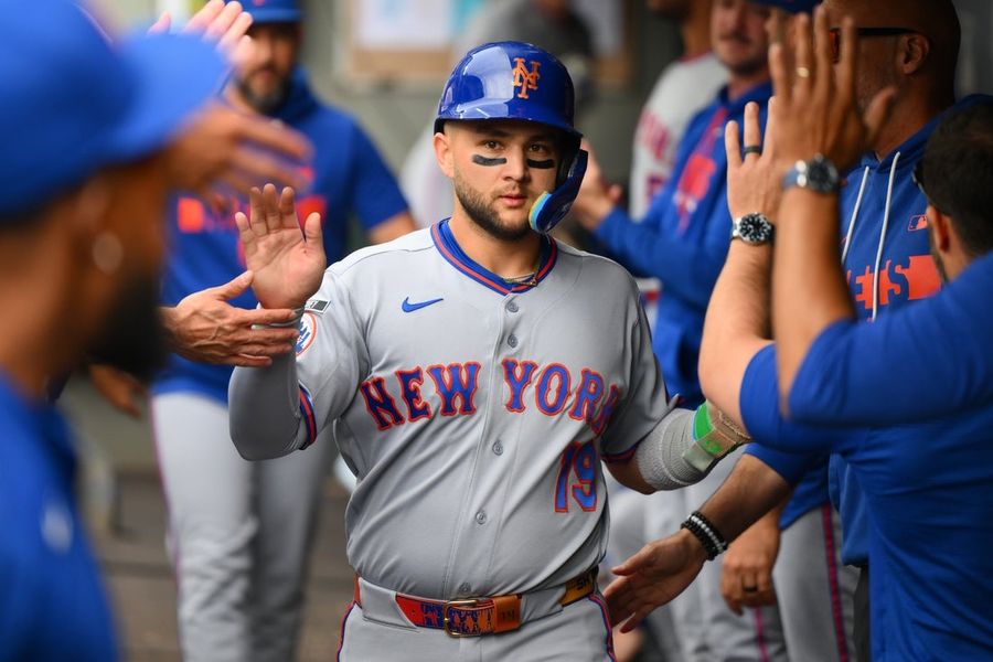 Bo Bichette estalla de júbilo mientras los Mets detienen la racha de 8 victorias consecutivas de los Marineros.