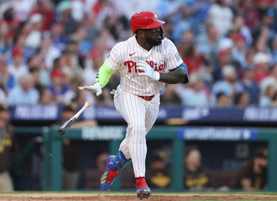 Phillies OF Adolis Garcia exits with pulled shoulder muscle vs. Jays