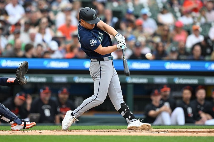 Mariners reinstate OF Rob Refsnyder from IL