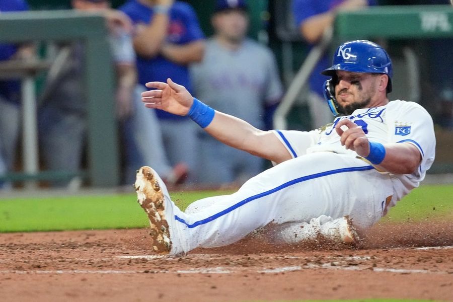 Los Royals colocan al primera base Vinnie Pasquantino en la lista de lesionados de 10 días.
