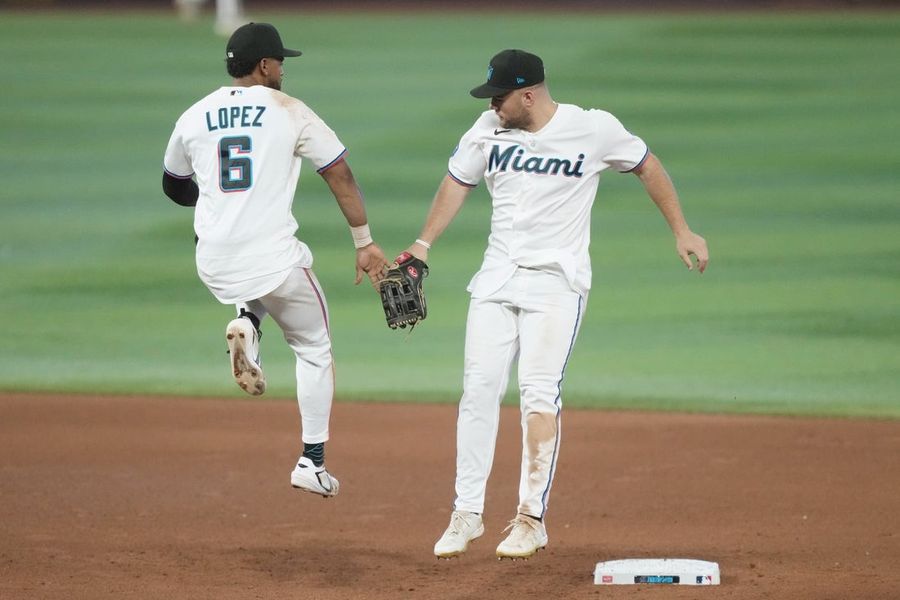 Marlins carry shutout streak, win streak into series at Pittsburgh   