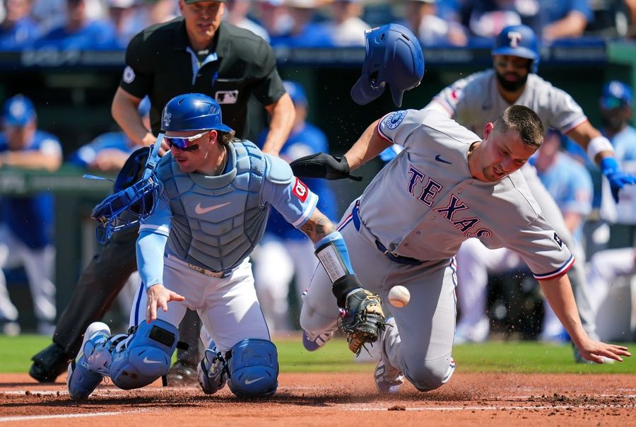Los Rangers colocan al SS Corey Seager en la lista de lesionados por conmoción cerebral de 7 días.