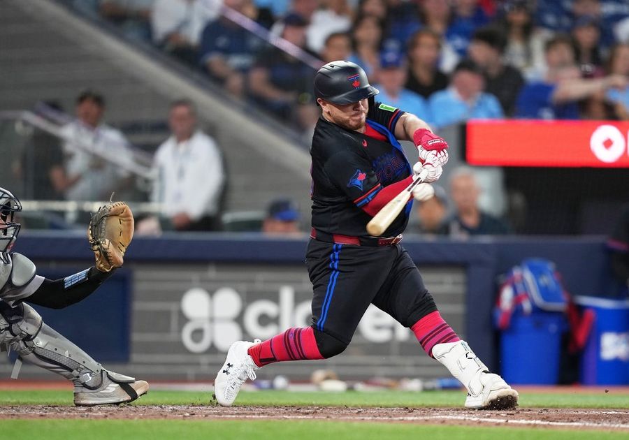 Alejandro Kirk stars in return as Blue Jays down Yankees