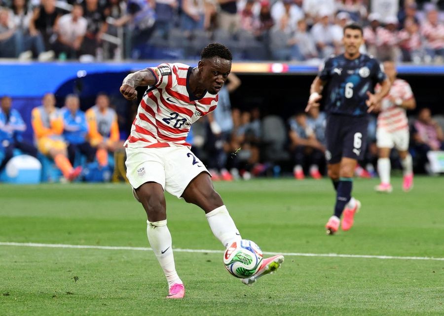 Folarin Balogun's brace sends US to World Cup-opening rout