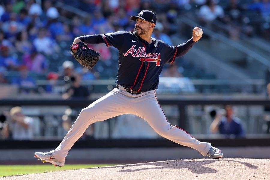 Martin Perez's strong outing powers Braves past Mets