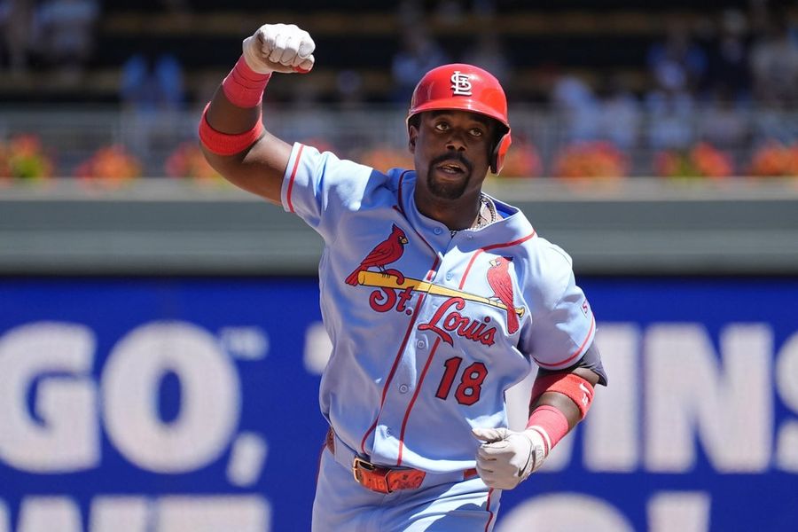 Cardinals look to continue offensive surge against Twins