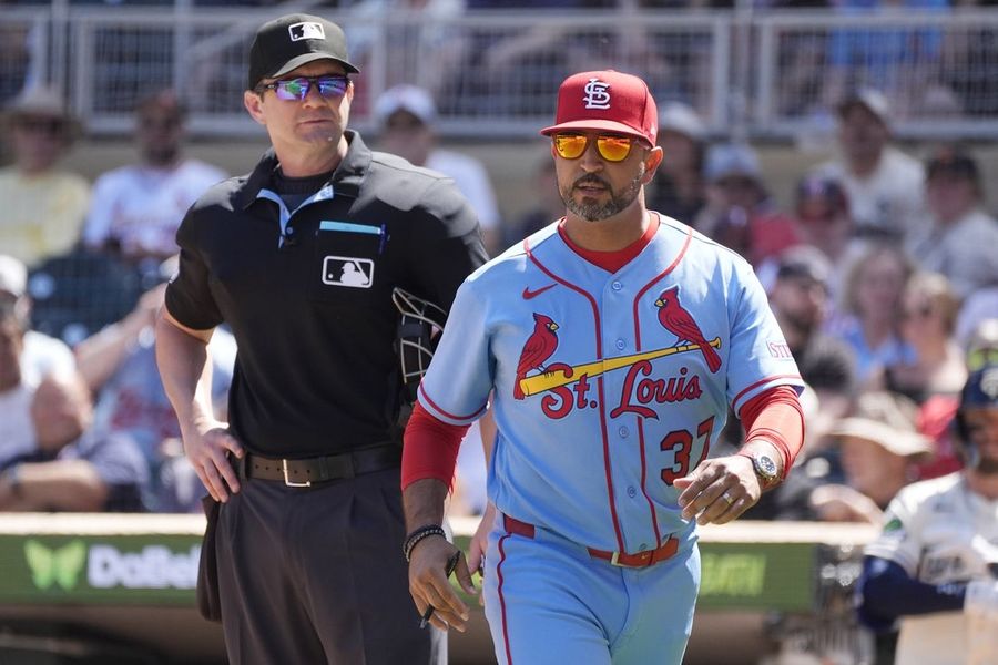 Apesar dos contratempos, os Cardinals permanecem otimistas para a estreia contra os Braves.