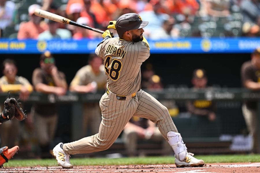 El gran día de Rodolfo Duran impulsa a los Padres a la victoria en la serie contra los Orioles.