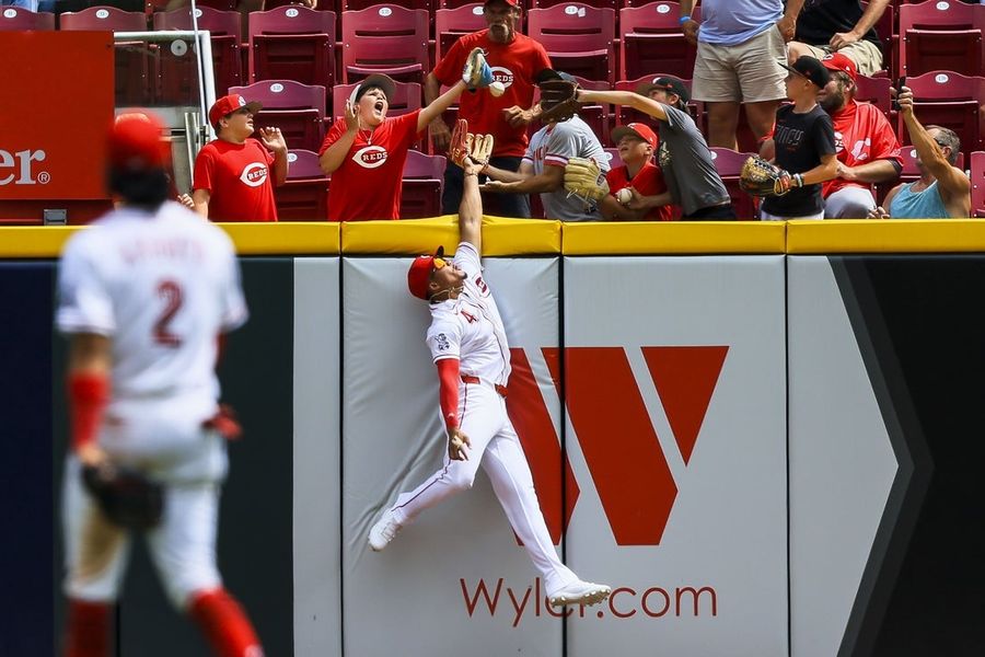 Three homers lift D-backs to rubber-game win over Reds