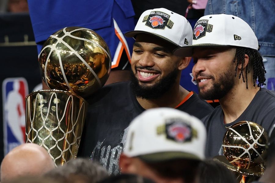La mercancía de los Knicks, campeones de la NBA, establece un récord de ventas.
