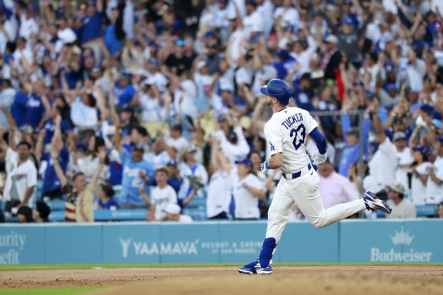 O home run de Miguel Rojas, entrando como substituto, sela a virada dos Dodgers contra os Rays.