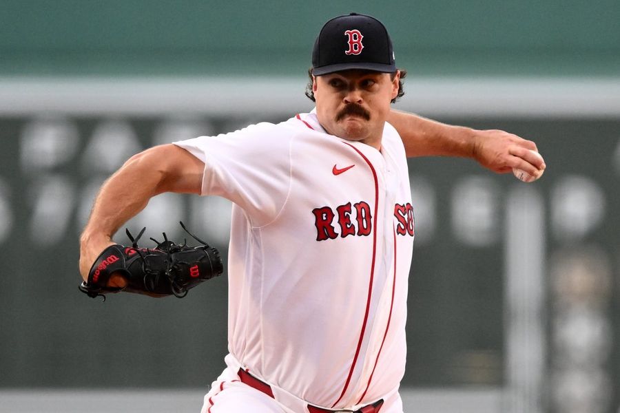 Questões familiares para o arremessador do Red Sox, Payton Tolle, antes do jogo contra os Mariners.