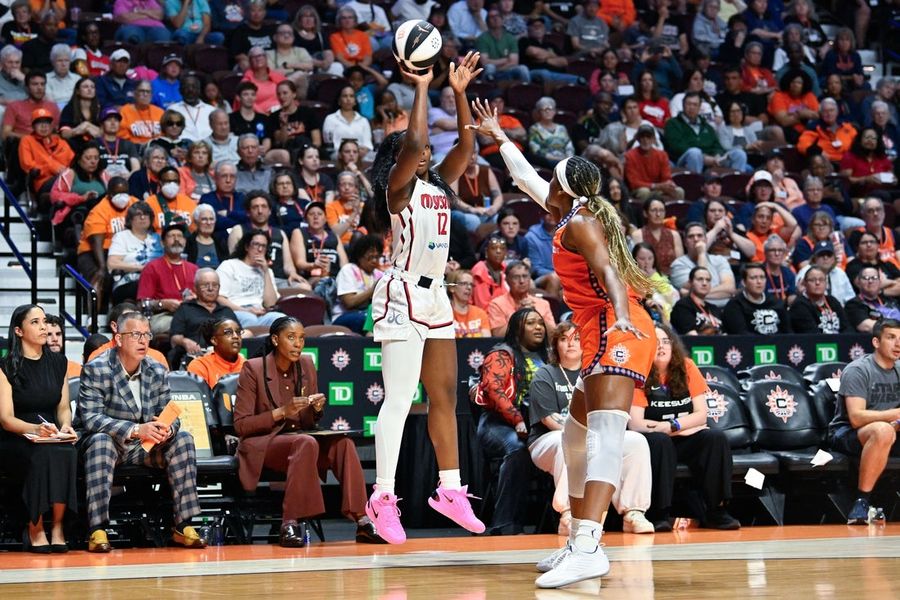 Michaela Onyenwere, Sonia Citron shoot Mystics past Sun