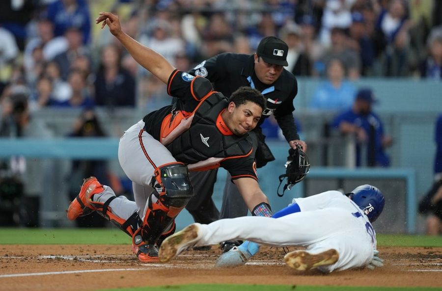 Error with 2 out in ninth gives Dodgers walk-off win over Orioles