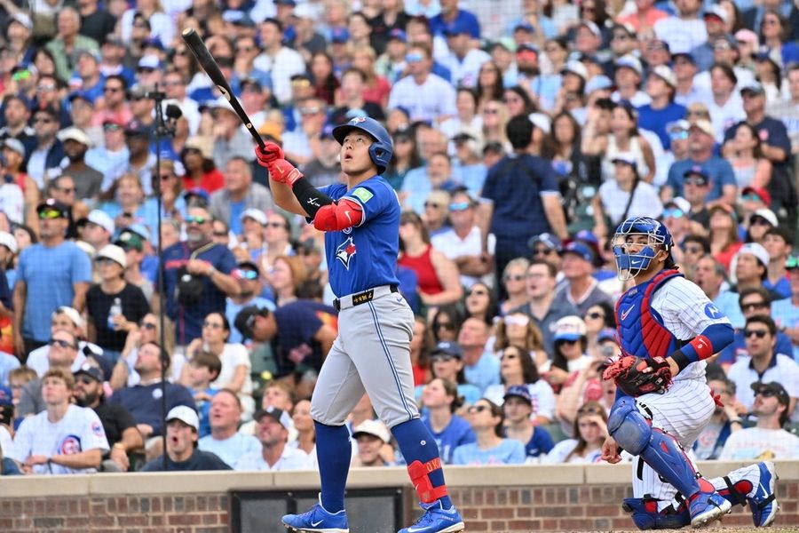 Os Blue Jays revertem uma desvantagem de 5 corridas e surpreendem os Cubs.