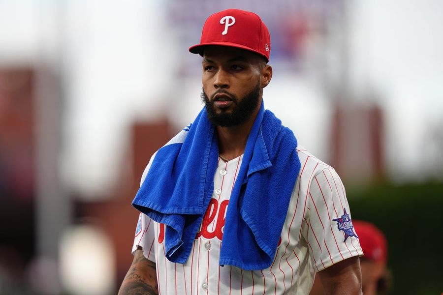Cristopher Sánchez de los Phillies se esfuerza por frenar a los Pirates.