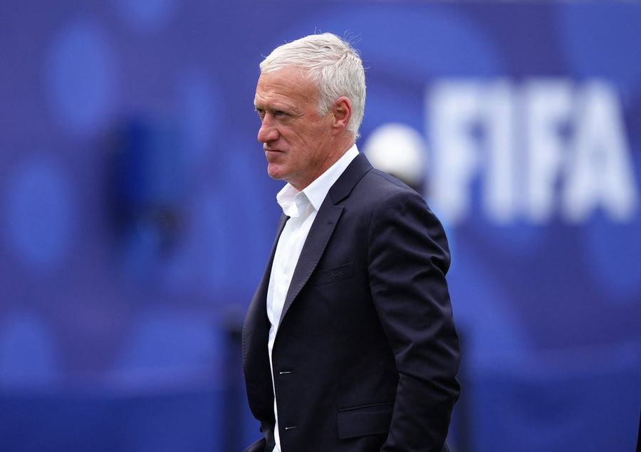 Didier Deschamps rejoining France after attending mother's funeral