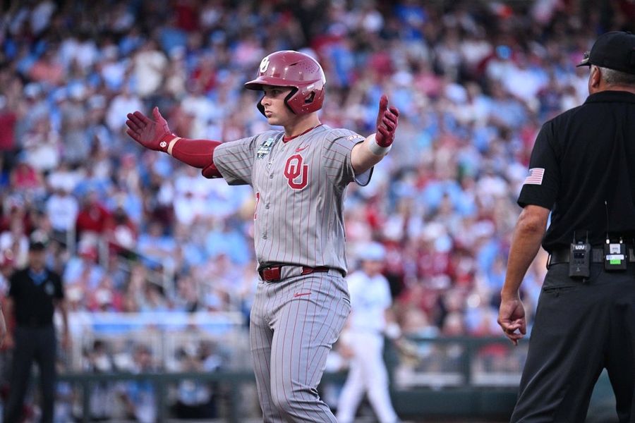 Oklahoma overpowers No. 5 North Carolina in Game 3 to win MCWS title