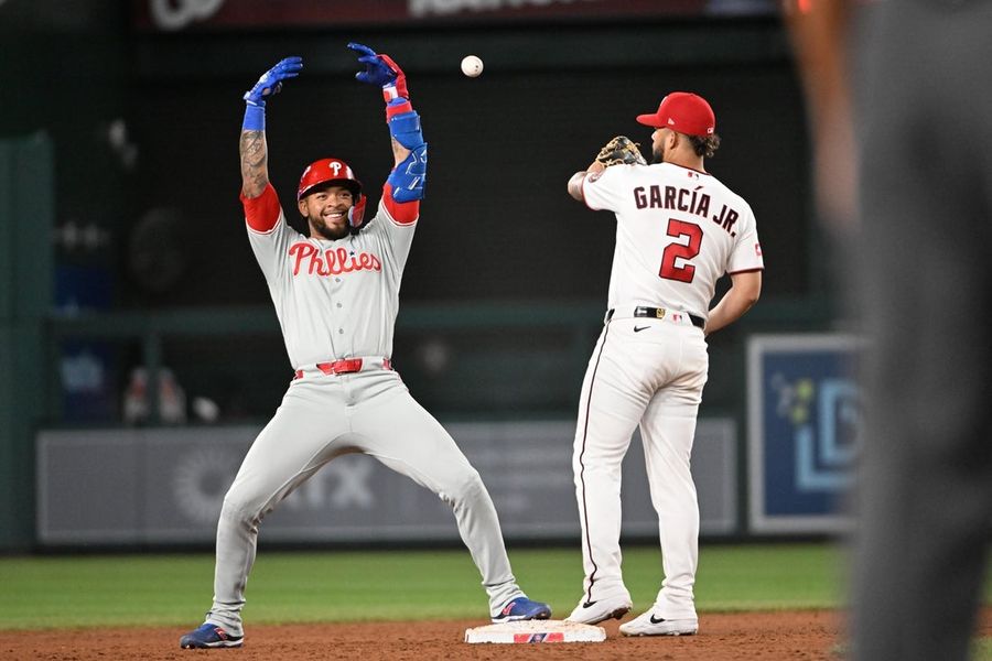 Con el marcador en contra, los Phillies anotan 8 carreras y sorprenden a los Nationals.