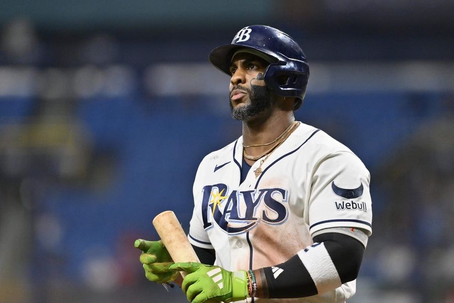 Rays' Yandy Diaz exits with shoulder strain, considered day-to-day