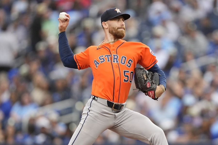 Los Astros superan a los Blue Jays tras un error de Jeff Hoffman en la octava entrada.
