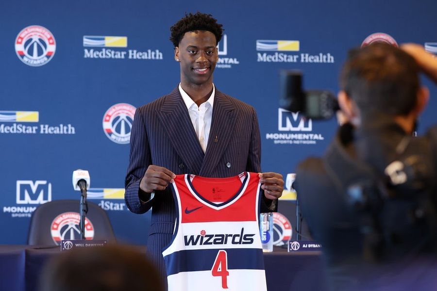 Os Wizards suspenderam AJ Dybantsa, a primeira escolha do draft, pelo resto da Summer League.