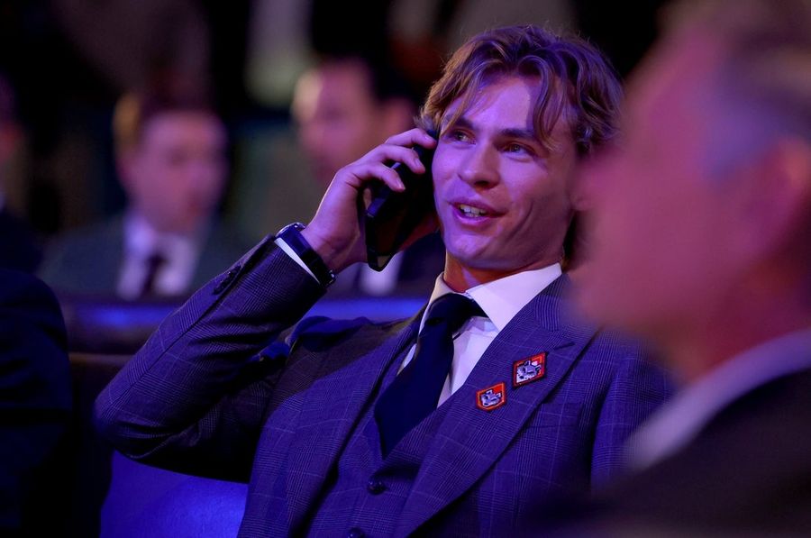 Leafs’ No. 1 pick Gavin McKenna signs entry-level contract