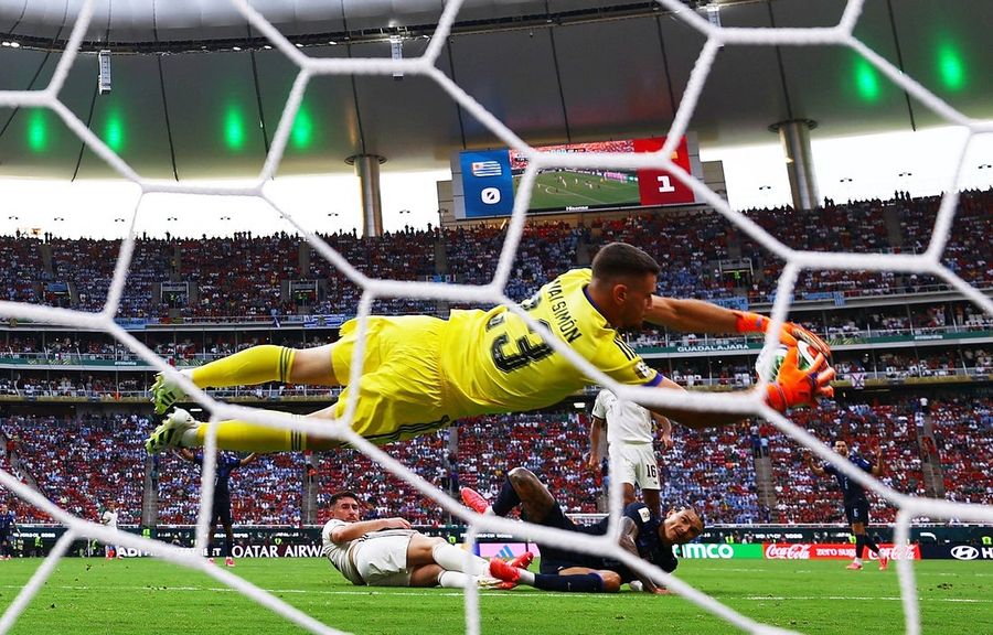 Stingy Spain take scoreless streak into semifinals vs. Belgium