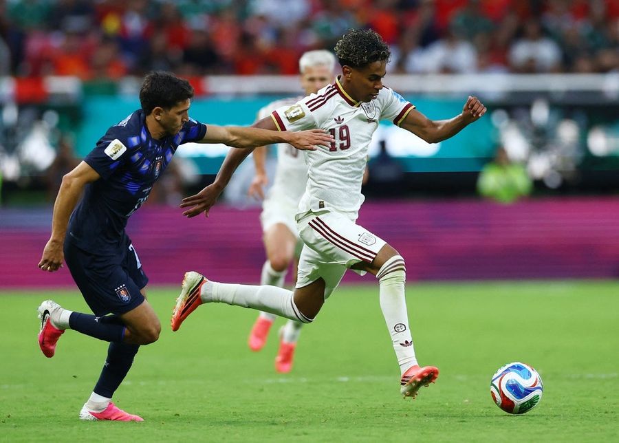 Spain try to live up to expectations against undeterred Austria