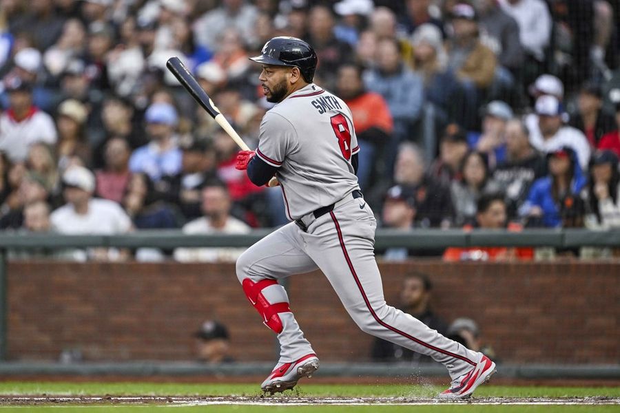 Braves' relievers clamp down on Giants in 3-1 victory