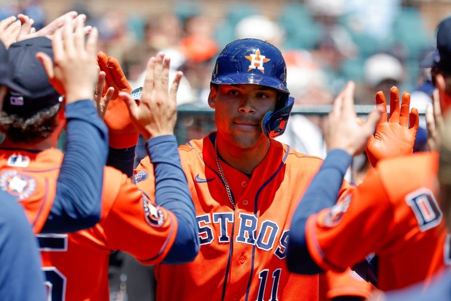 Astros rally in eighth inning for comeback win vs. Tigers
