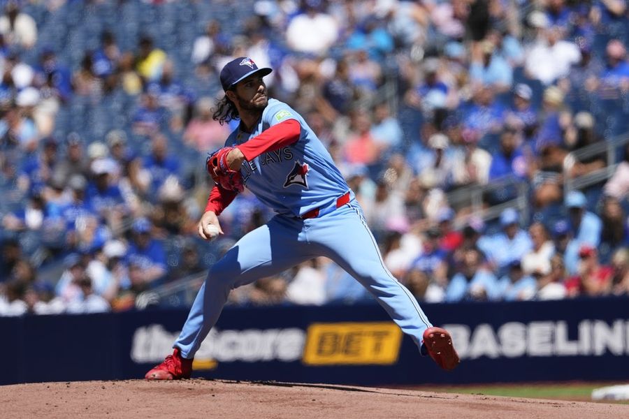 Dylan Cease loses no-hitter in 9th as Blue Jays rout Giants