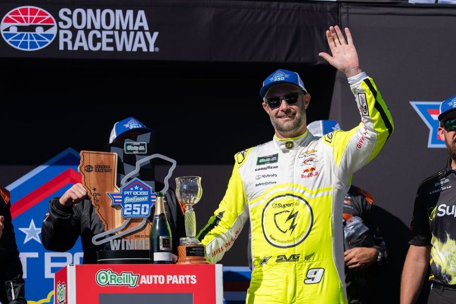 Shane van Gisbergen nabs final road-course trophy of '26 at Sonoma