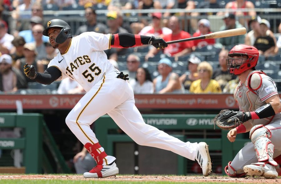 Pirates rely on long ball to avoid sweep vs. Reds