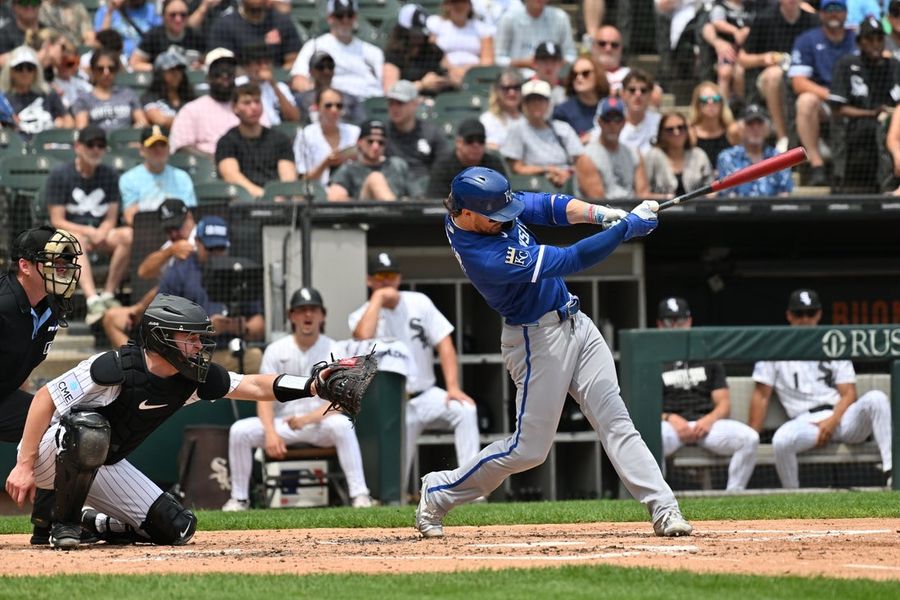Royals avoid sweep as bullpen holds off White Sox