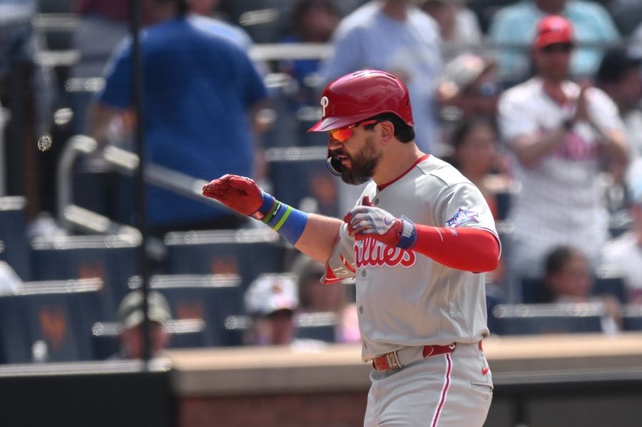 Kyle Schwarber's 30th homer lifts Phillies past skidding Mets