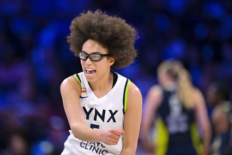 Natasha Howard, Olivia Miles help Lynx beat Wings