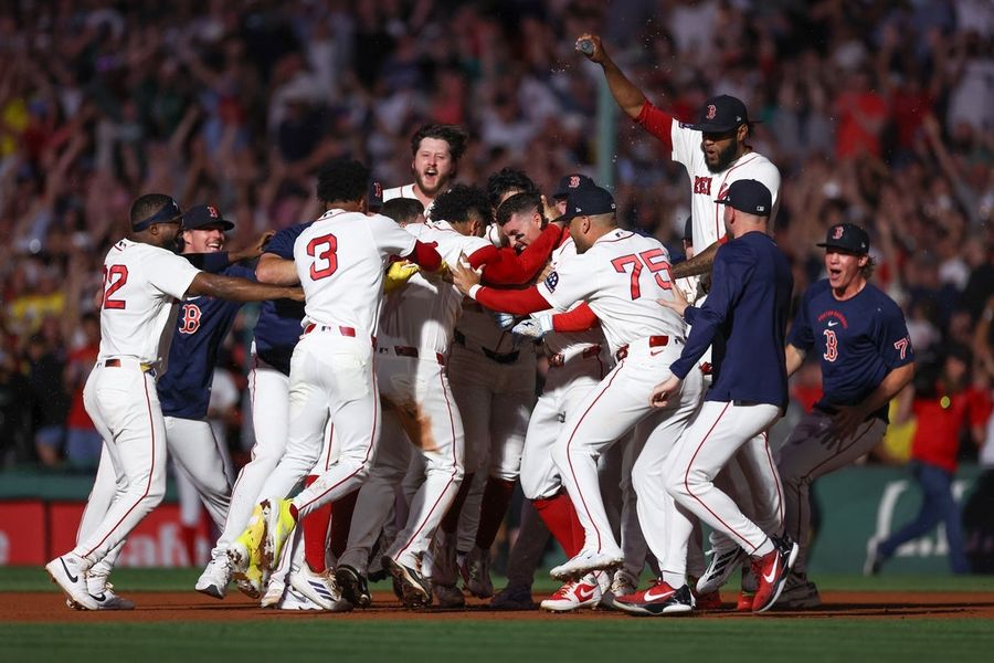 MLB roundup: Red Sox rally in 10th, complete 4-game sweep of Yanks