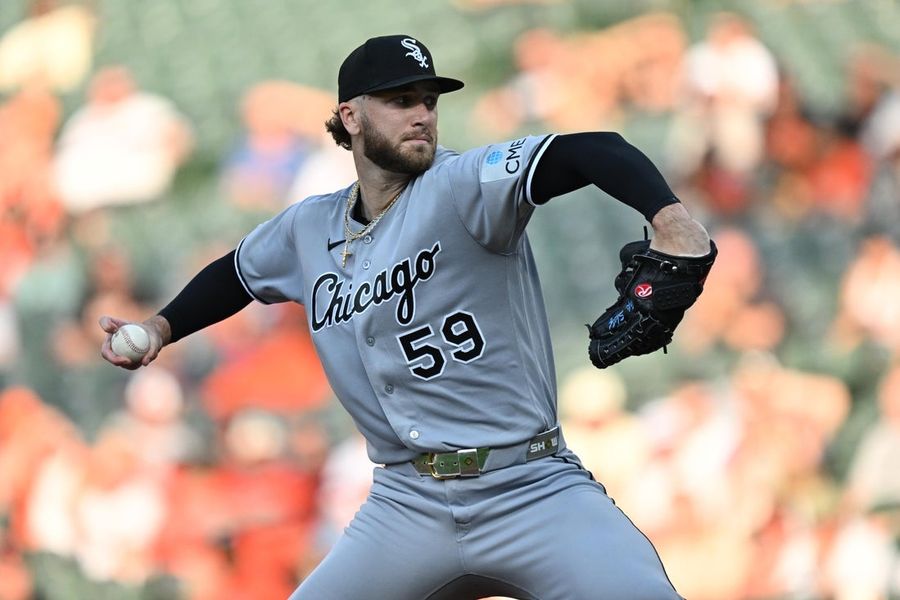 White Sox break tie in 8th, go on to bury Orioles