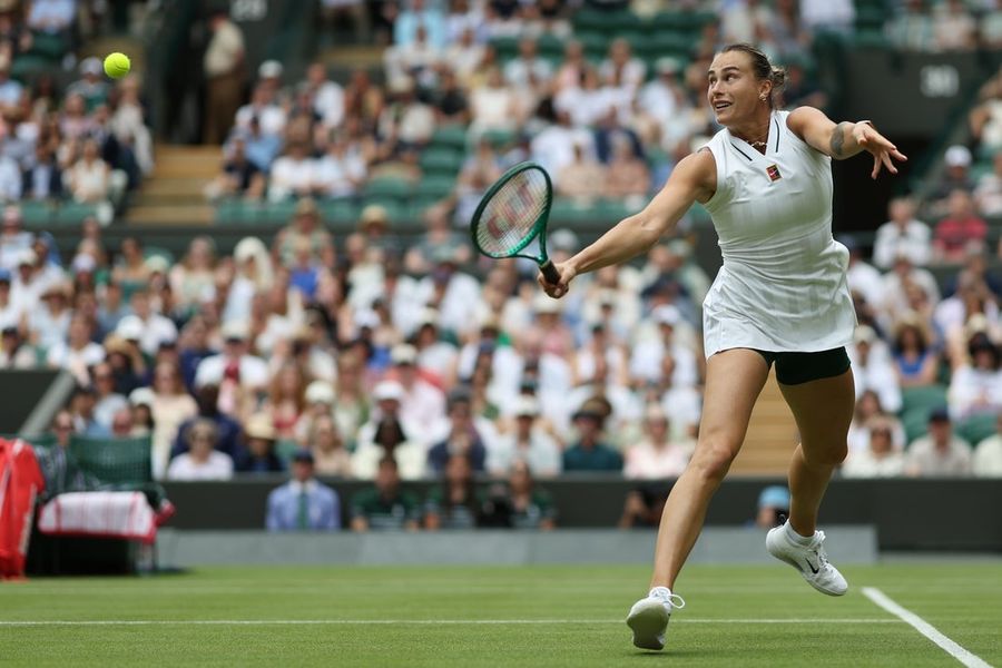 Aryna Sabalenka to meet Naomi Osaka in Wimbledon round of 16