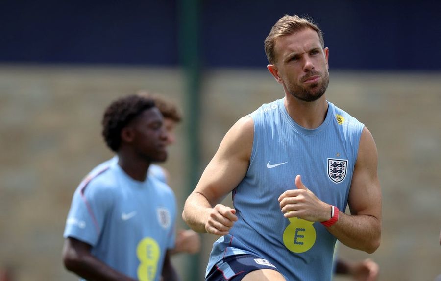 England's Jordan Henderson has surgery, to remain at camp