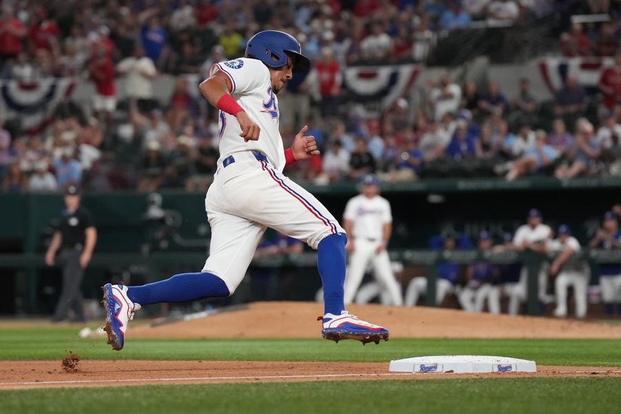 Rangers record season-high 17 hits in win over Tigers