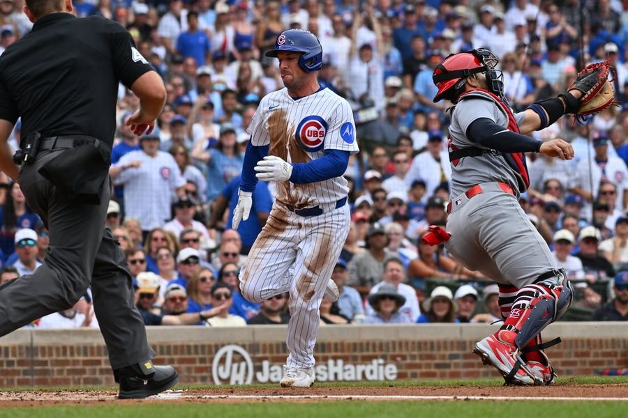 Cubs evitam a varrida, marcam 4 na 6ª entrada e viram o jogo contra os Cardinals.