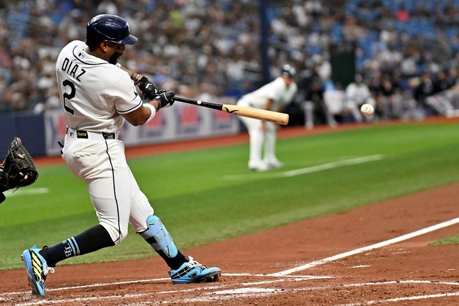 Quatro corridas na quarta entrada ajudam os Rays a encerrar a sequência negativa contra os Yankees.