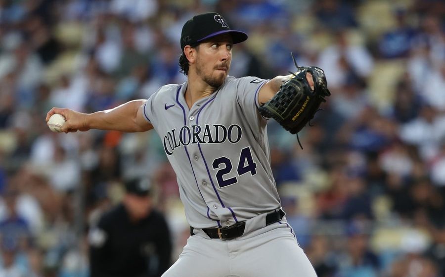 Erros na defesa interna levam à derrota dos Dodgers contra os Rockies.