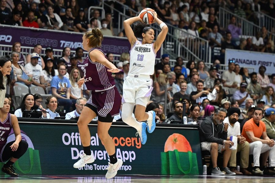 Janelle Salaun's career night lifts Valkyries past Tempo
