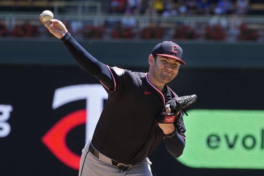 Streaking Guardians, Pirates collide in start to second half