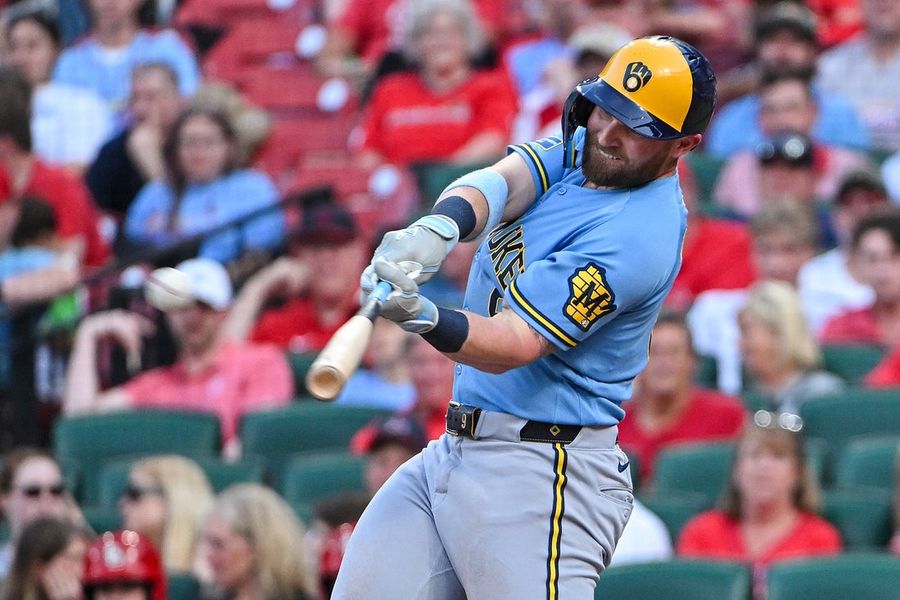 Brewers take down Cardinals to win 4 of 5 in series