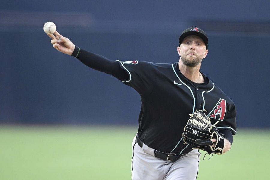 D-Backs' Merrill Kelly shuts down Padres to earn series split