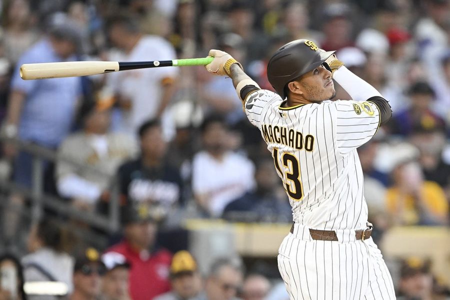 Padres e Blue Jays em busca de reforços ofensivos no início da série.